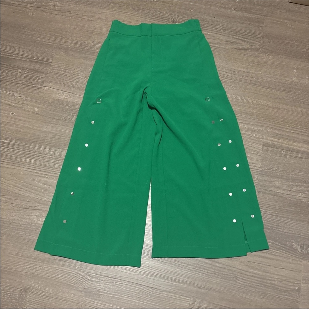 Wide Leg Green Gaucho Snap Pants Trendy NWT Size 8